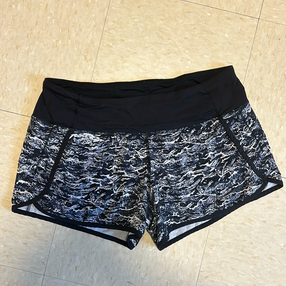LR 4-inch Speed Up Shorts, Lululemon - Black/White, Size 8